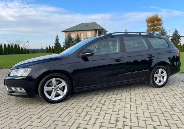 Volkswagen Passat cena 27900 przebieg: 245000, rok produkcji 2013 z Żelechów małe 667